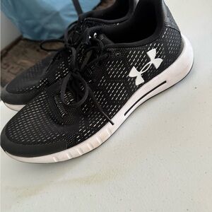 Under Armour Black and White Lightweight Training Shoes Hex Prizm